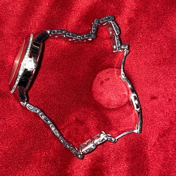 Vince Camuto Silver watch - Picture 2 of 7